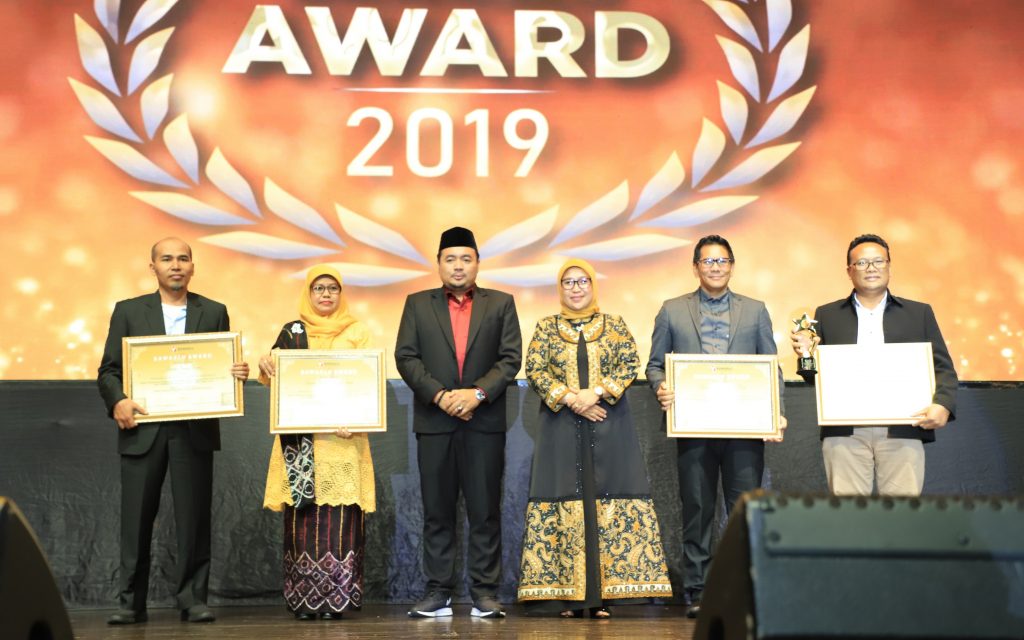 Bawaslu Provinsi Kalimantan Selatan Raih Dua Penghargaan Pada Bawaslu Award 2019