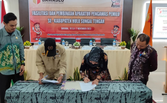 Bawaslu HST dan PWI teken MoU Pengembangan Pengawasan Partisipatif dan keterbukaan informasi Publik